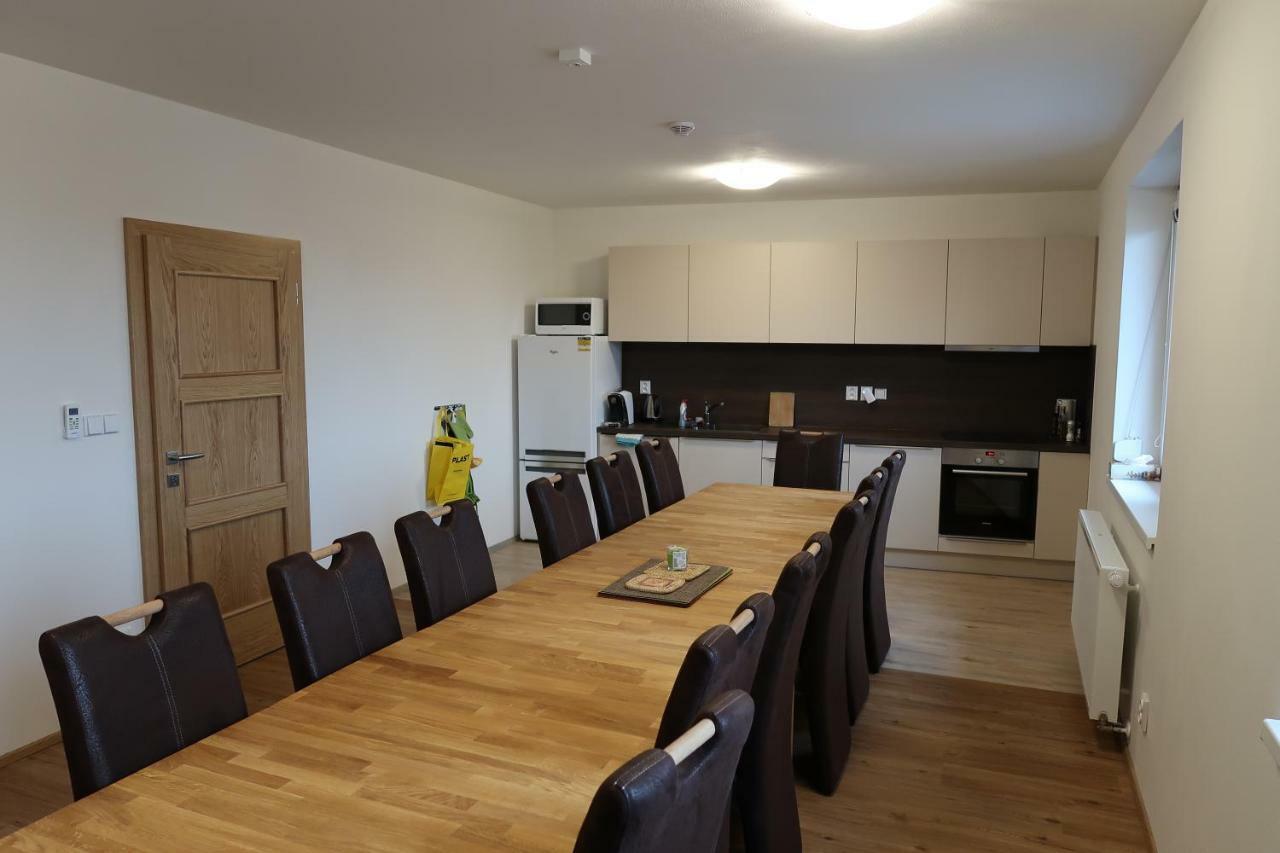 Apartman Matyas Drnholec Exterior photo